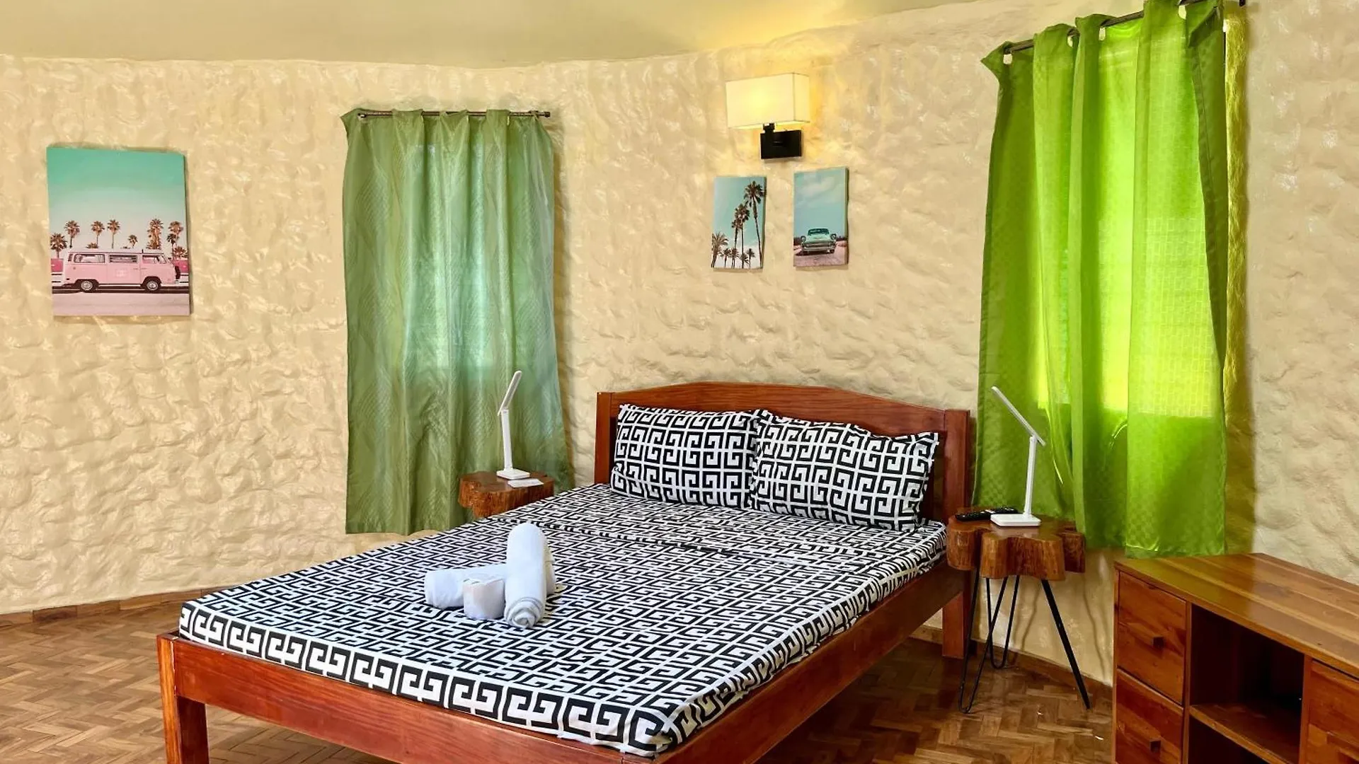 Midnite Inn Panglao 0*,  Filipíny